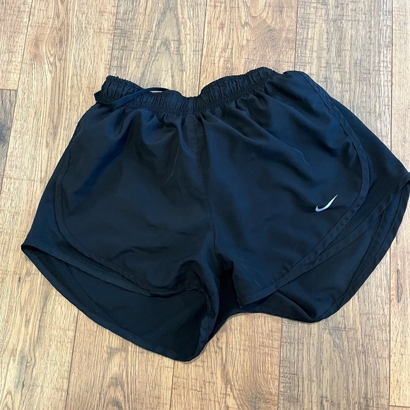 Nike Running Shorts - Picture 2 of 6